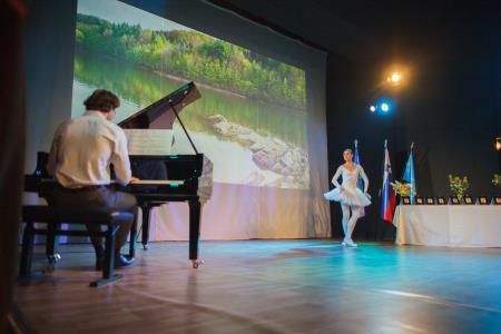 2_Pianist Nace Slak in balerina Neža Rus (1)